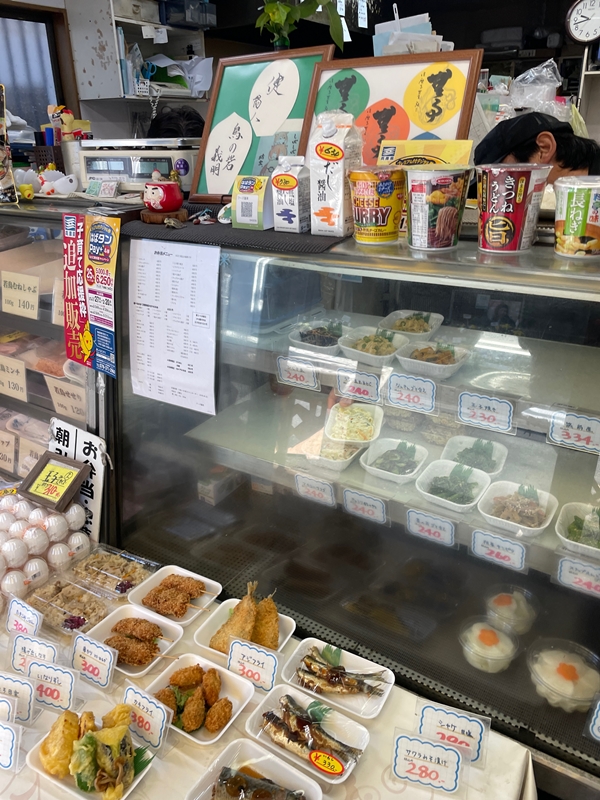 フーズ蓬莱の店内写真